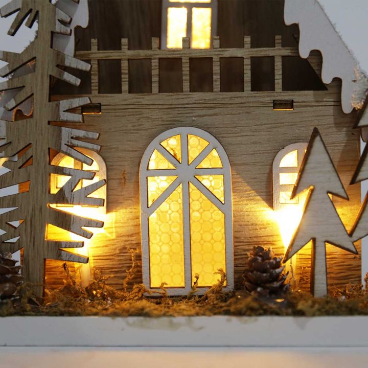 Wooden Christmas house LED lights, 5 headlights, 2xAA battery box